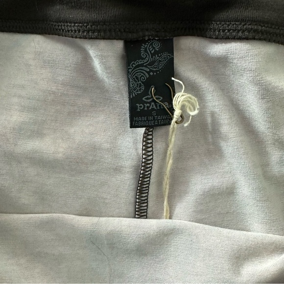 NWT Prana Brown Red Tribal Print Pull-on Skirt - Picture 4 of 6